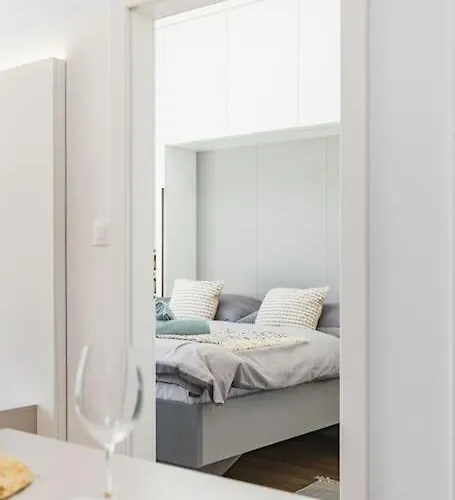 Stylish Next To President Palace براتسيلافا