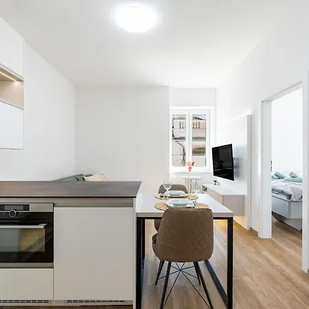 Stylish Next To President Palace Apartman