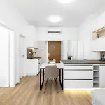 Stylish Next To President Palace *